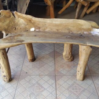 BancoRustíco Esculpido em Tronco