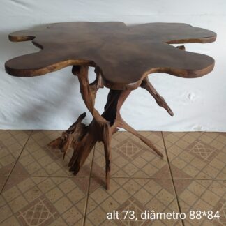 mesa-rustica-em-tronco-de-arvore